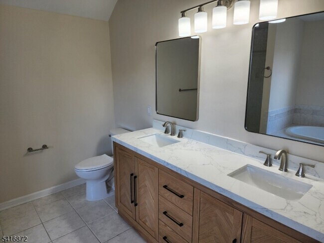 Building Photo - 27 Cypress Ln