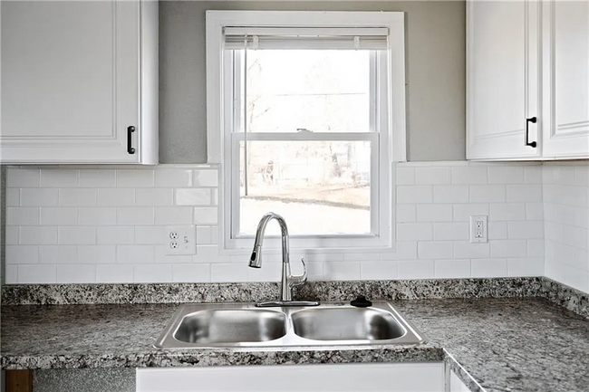 Building Photo - Charming 2-Bedroom/1-Bath Home in the Hear...