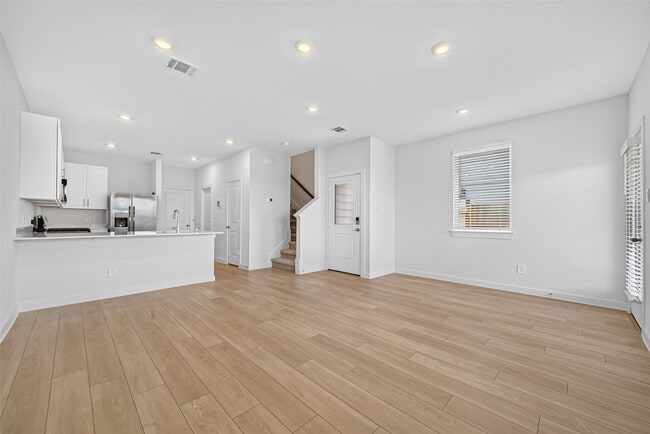 Building Photo - 1738 Revolution Way