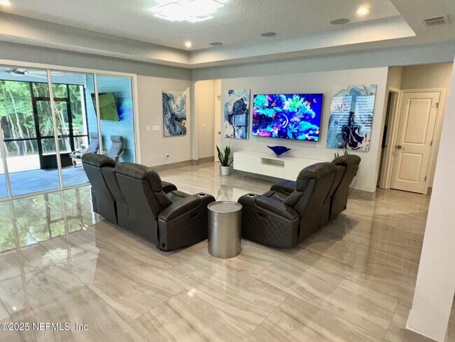 Building Photo - 163 Pine Forest Ct