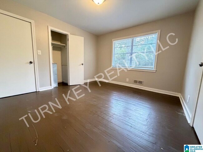 Building Photo - 908 5 Mile Rd