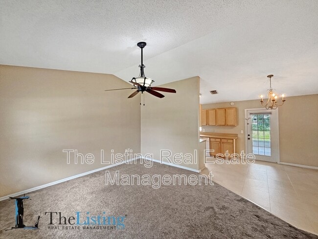 Building Photo - 5637 Viburnum Ct