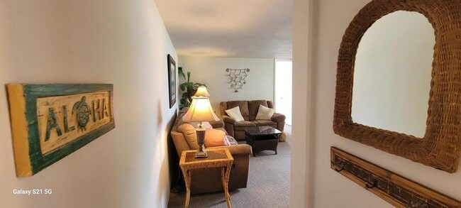 Building Photo - 84 Pukihae St