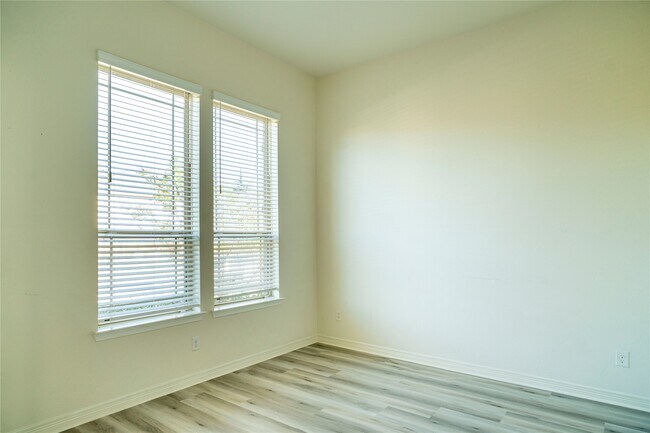 Building Photo - 3618 Windward Canyon Dr