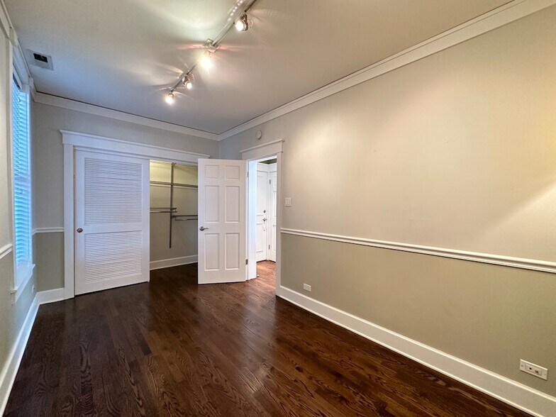 Building Photo - 3616 N Bosworth Ave