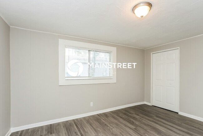 Building Photo - 3 Bedroom Pet-Friendly Home in St Petersburg, FL with Main Street Renewal