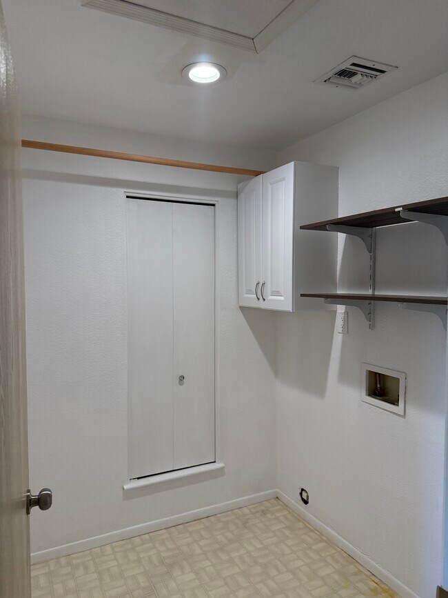 Building Photo - 7940 E Constant Pl