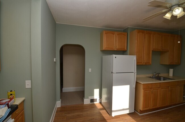 Building Photo - 39 Cleveland St