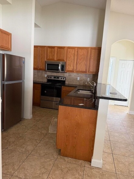 Building Photo - 787 SE Evergreen Terrace