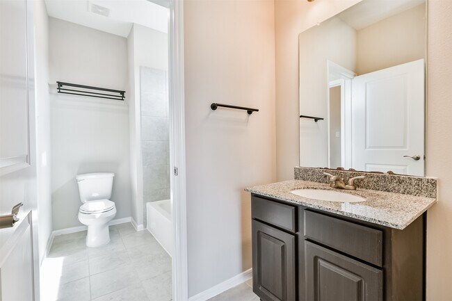 Building Photo - 3216 Walden Breeze Ct