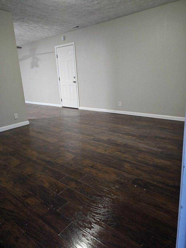 Building Photo - 3 bed 1 bath home for rent!