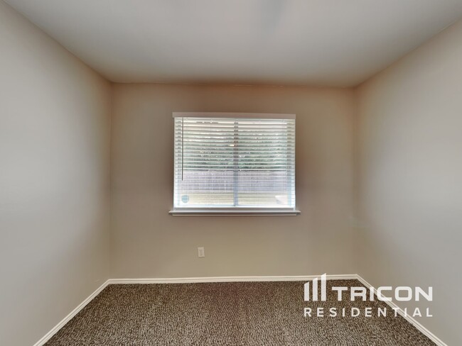 Building Photo - 1602 Canary Island Ct