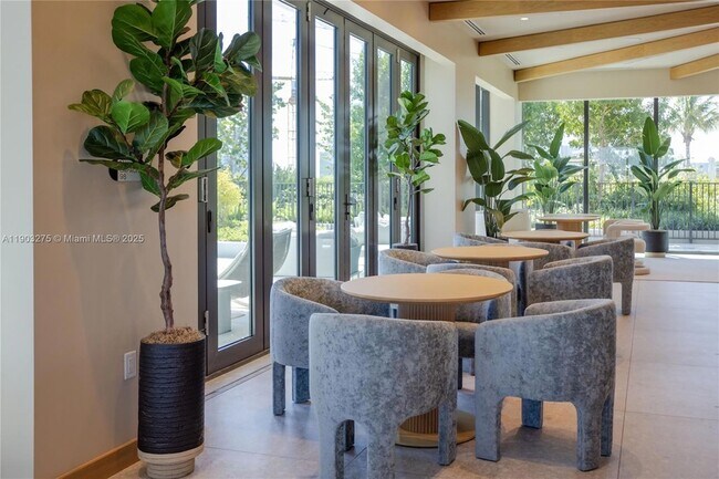 Building Photo - 580 72nd St