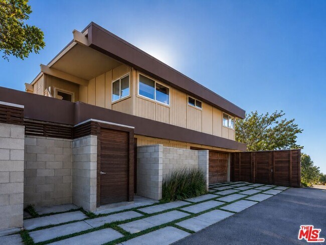 Building Photo - 42600 Pacific Coast Hwy