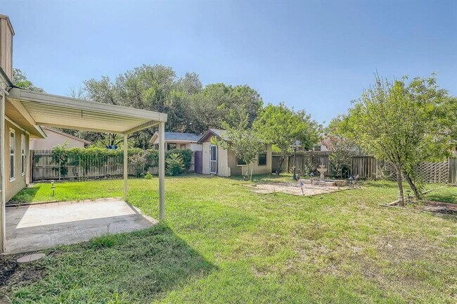 Building Photo - 1306 Wayne Dr