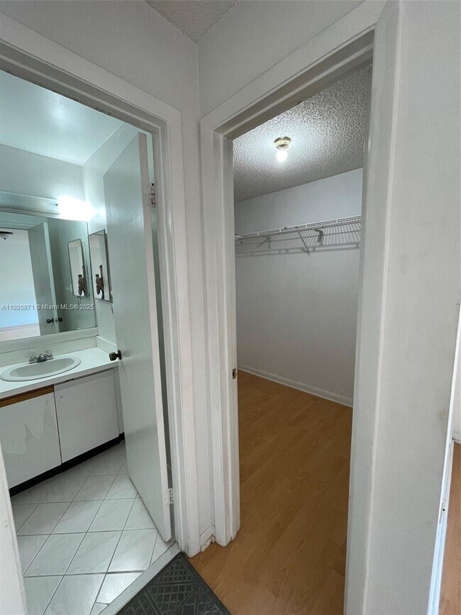 Building Photo - 8237 NW 8th Ct