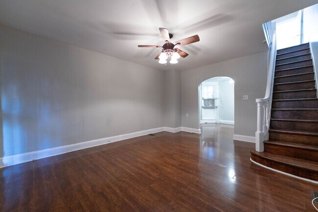 Building Photo - PHA Welcomed! Spacious Home with Private Backyard