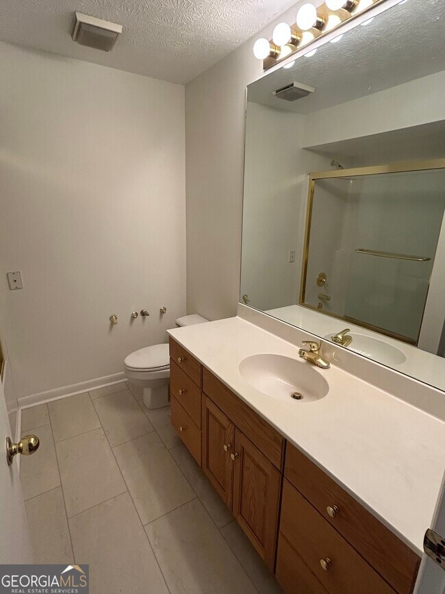 Building Photo - 180 Woodstone Dr