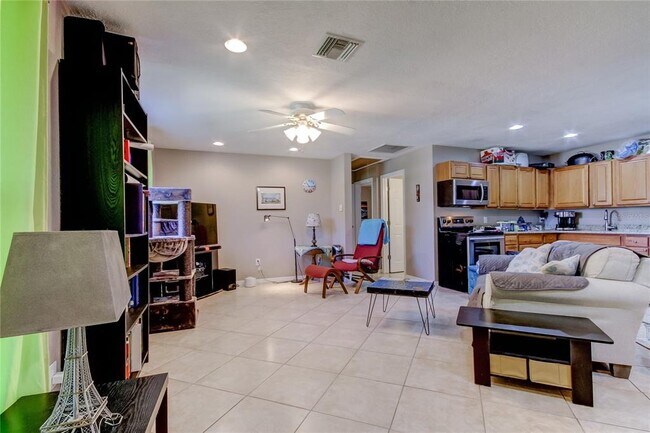 Building Photo - 6515 Orchard Dr N