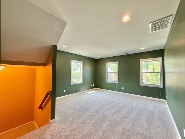 Building Photo - 1140 Litchborough Way