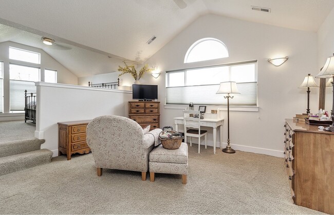 Building Photo - 16723 SW Rogue River Terrace