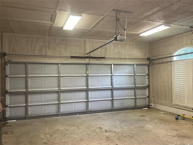 Building Photo - 56 Peachwood Dr
