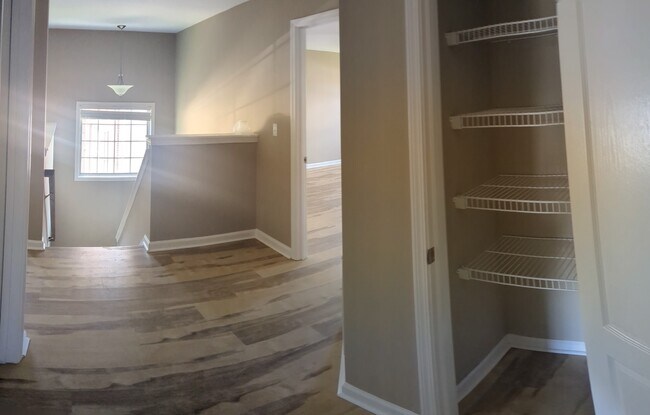 Building Photo - 1011 Blue Bonnet Ct