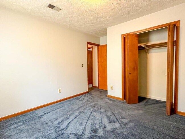 Building Photo - 5506 Singleton Rd