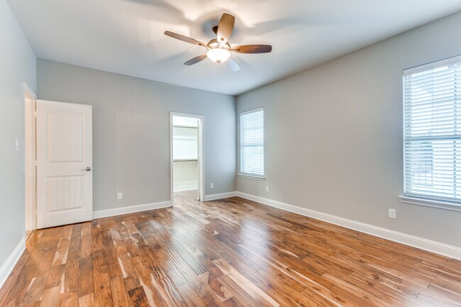 Building Photo - 3141 Greene Ave