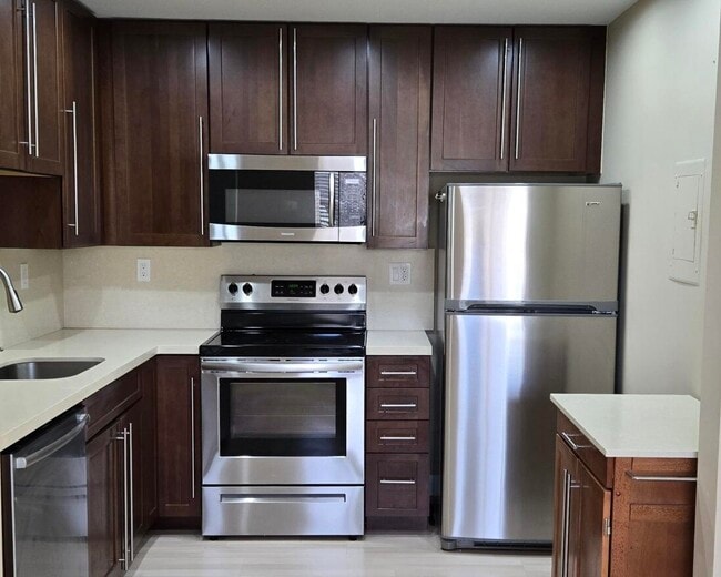 Building Photo - 752 Normandy Trail