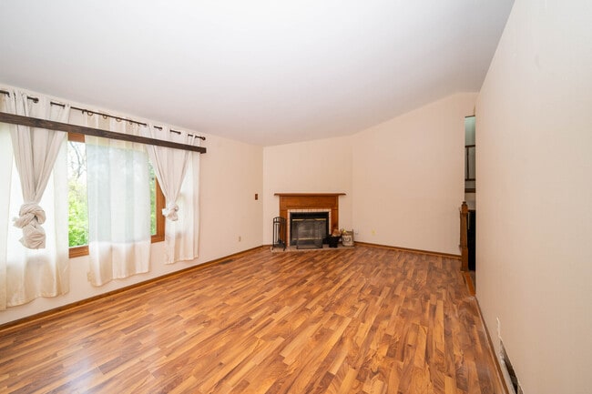 Building Photo - 3516 Kings Lair Dr