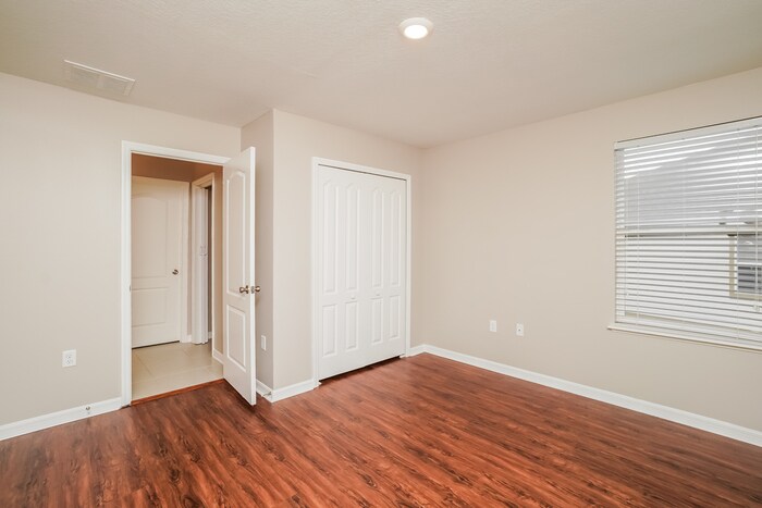 Building Photo - 3861 Strafford Pl