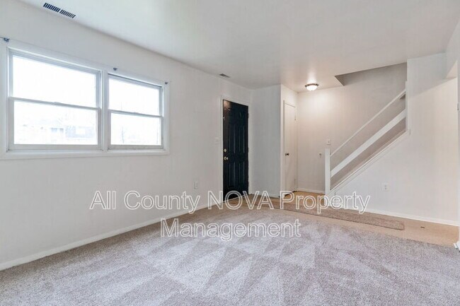 Building Photo - 906 Anvil Rd