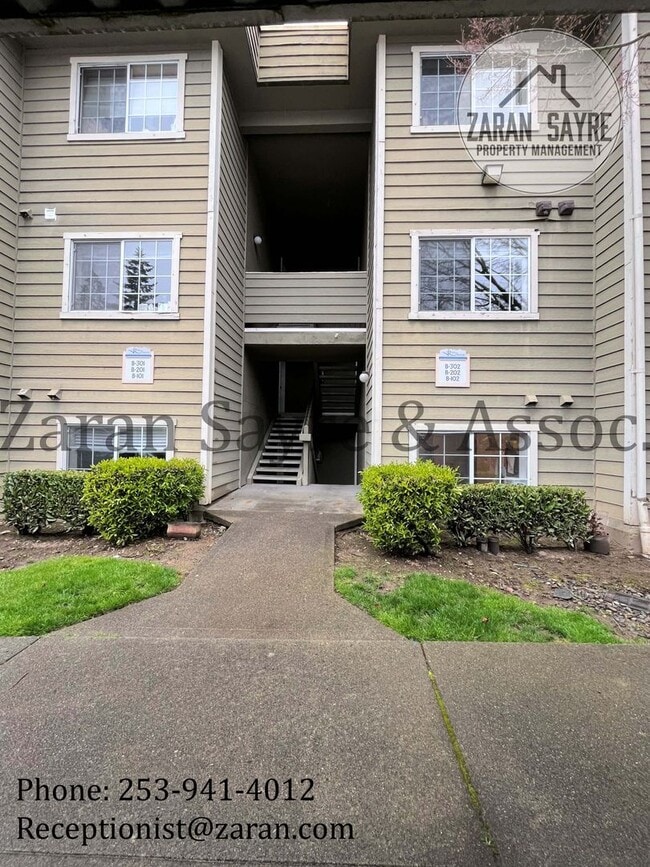 Building Photo - 039 - 2 bed, 2 bath condo minutes from Red...