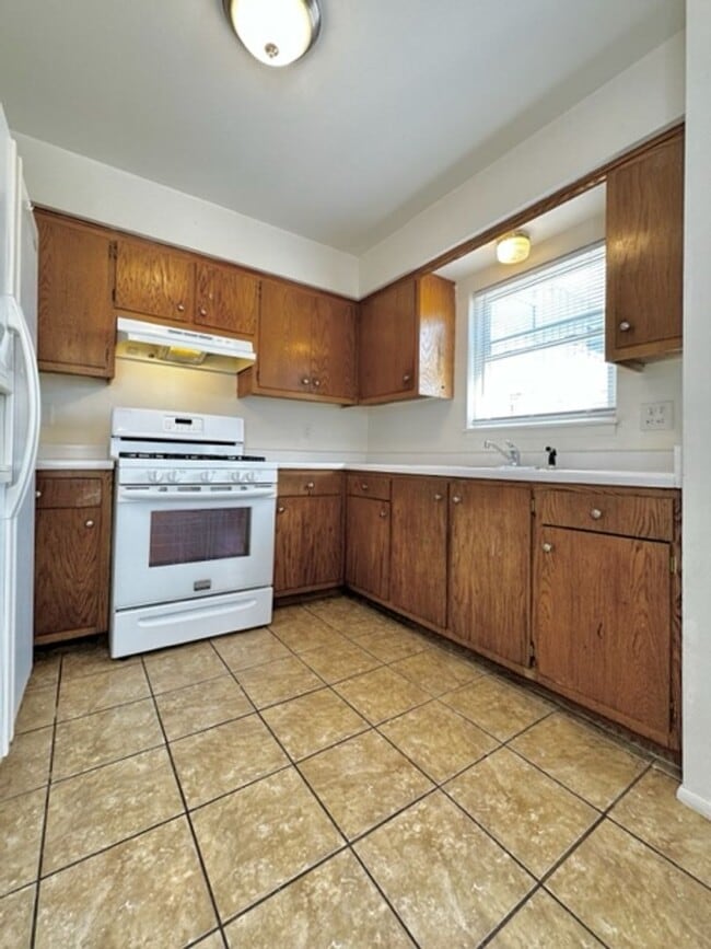 Building Photo - 4209 Good Hope Rd
