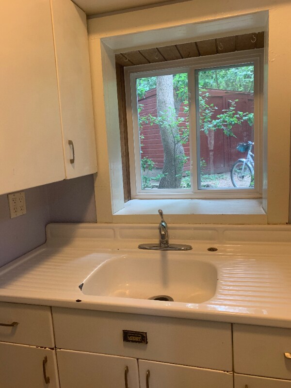 Building Photo - 1044 Maxwell Ave