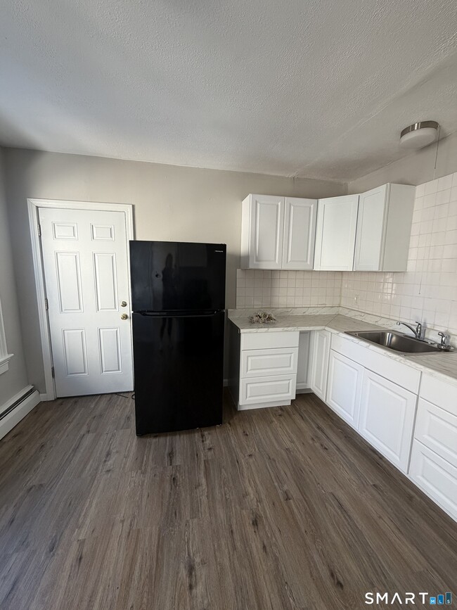 Building Photo - 42 Summer St