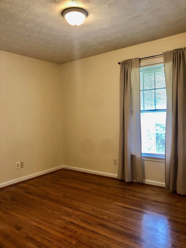 Building Photo - Stepless ranch home in Mableton