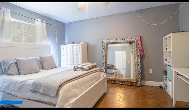 Building Photo - 9951 Kahana St