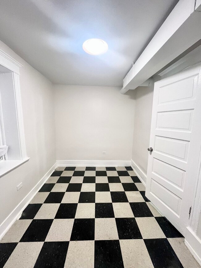 Building Photo - 2512 S Trumbull Ave