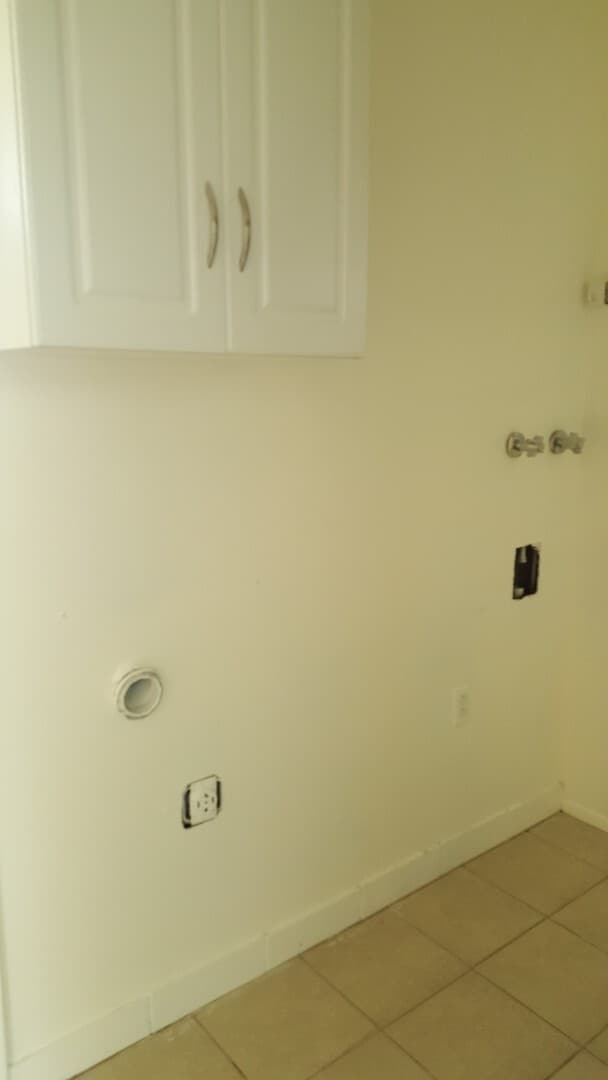 Building Photo - 3 bedroom 1 bath