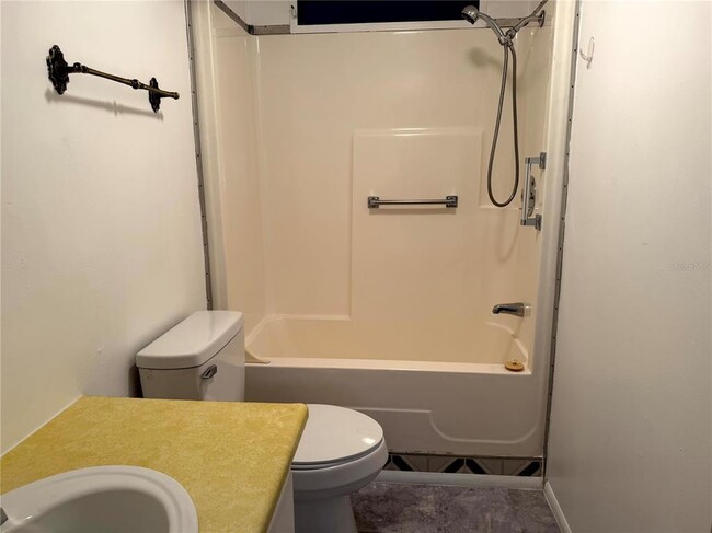 Building Photo - 3221 SE 39th Ave