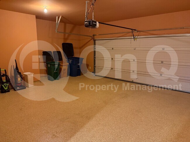 Building Photo - 12004 Terraza Cir