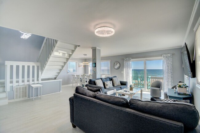 Building Photo - Off Season Rental **Oceanfront, Pet Friendly, 4 Bedroom Beach House** Available November 1st, 202...