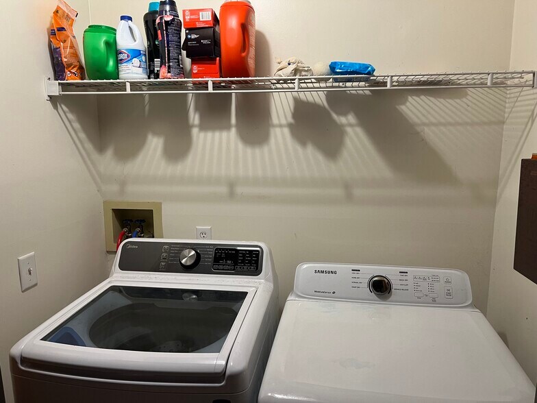 Building Photo - 306 Sunnyview Ln