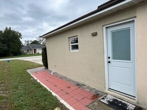 Building Photo - EFFICIENCY IN DELTONA AVAILABLE NOW, UTILI...