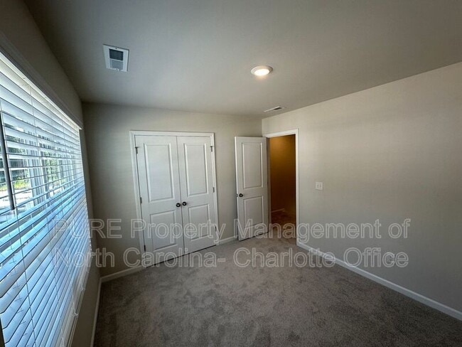 Building Photo - 1835 Autumn Mist Dr