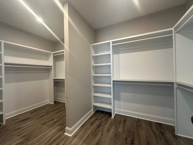 Building Photo - 116 Saxton Pl