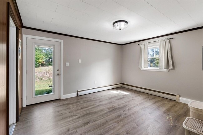 Building Photo - 18 Brookfield Dr