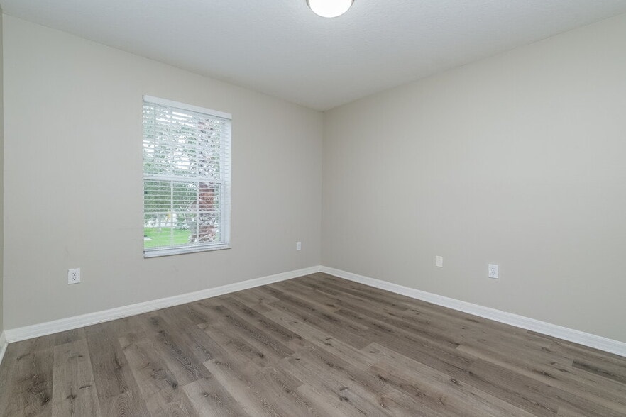 Building Photo - 3348 Thistledown Ln